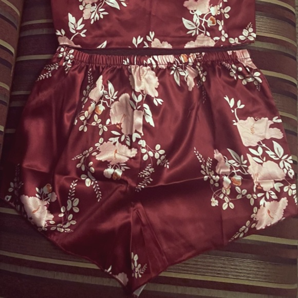 SATIN FLORAL LARGE LINGERIE CAMI SHORTS SET NWT - Picture 4 of 5